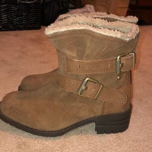 CAT winter boots